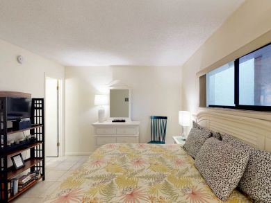 Cocoa Beach Condo 913807