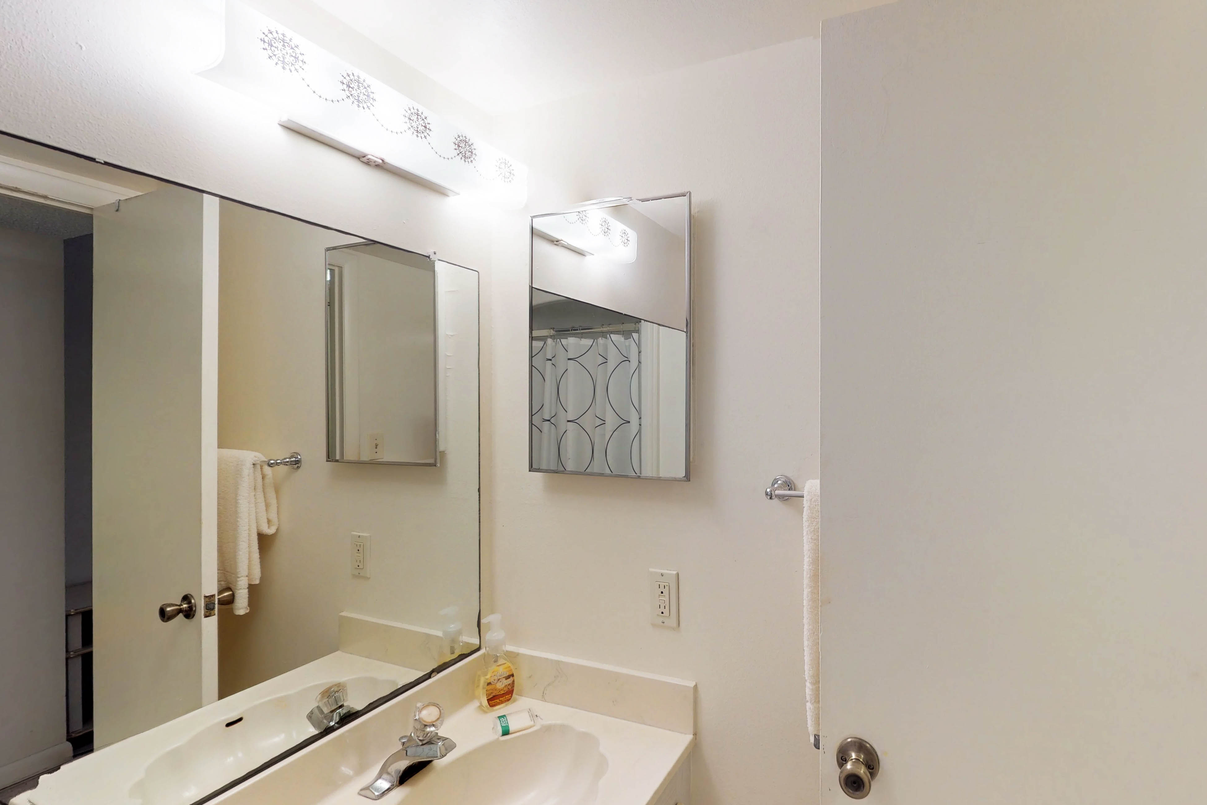Cocoa Beach Condo 913807