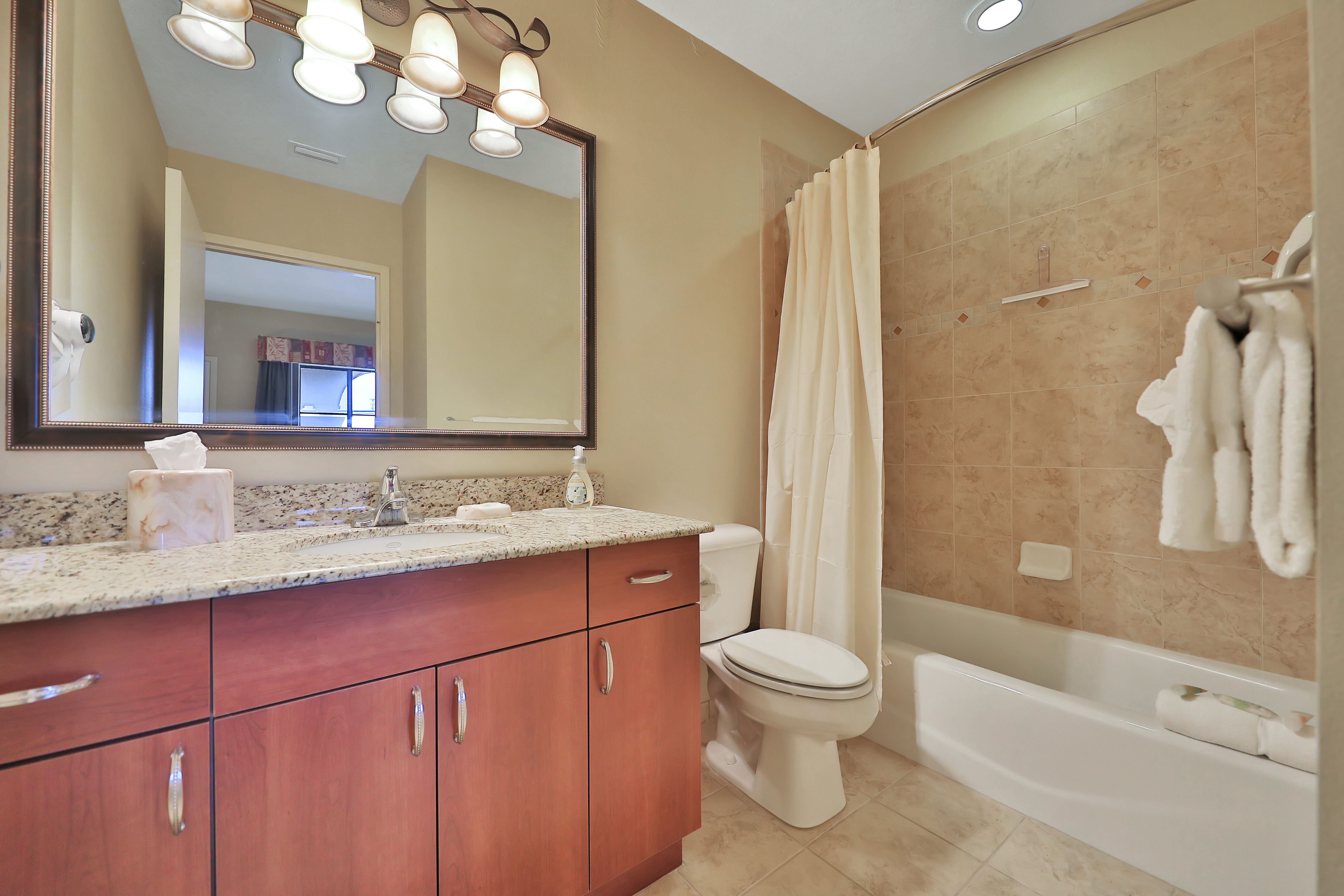 Daytona Beach Condo 913875