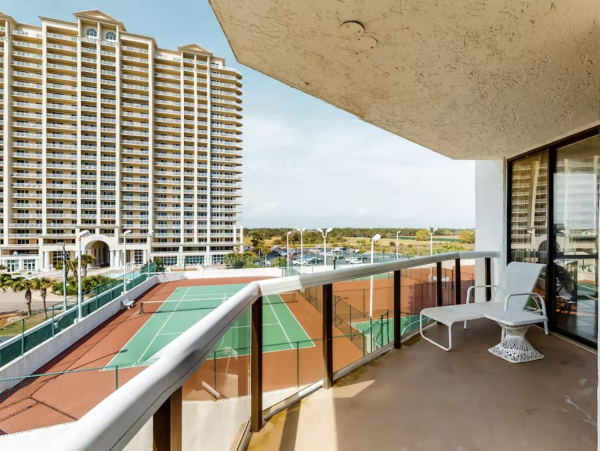 Value Priced Beach Front Rental Three Bedroom Lovely