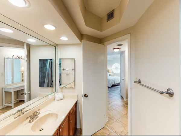 Value Priced Beach Front Rental Three Bedroom Lovely