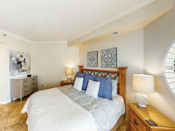 Value Priced Beach Front Rental Three Bedroom Lovely