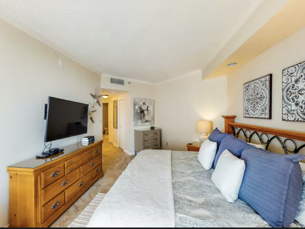 Value Priced Beach Front Rental Three Bedroom Lovely