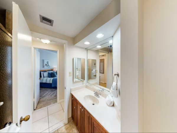 Value Priced Beach Front Rental Three Bedroom Lovely