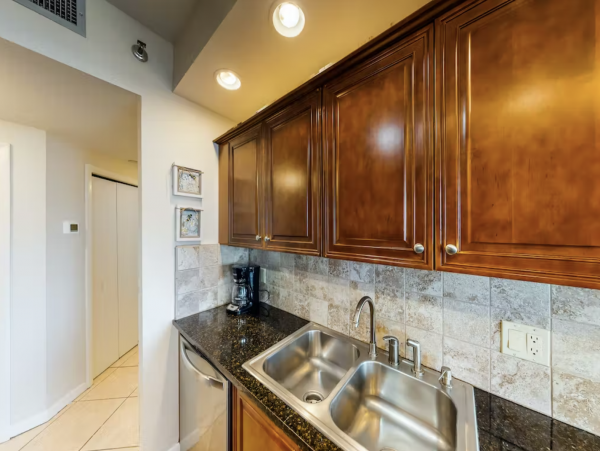 Value Priced Beach Front Rental Three Bedroom Lovely