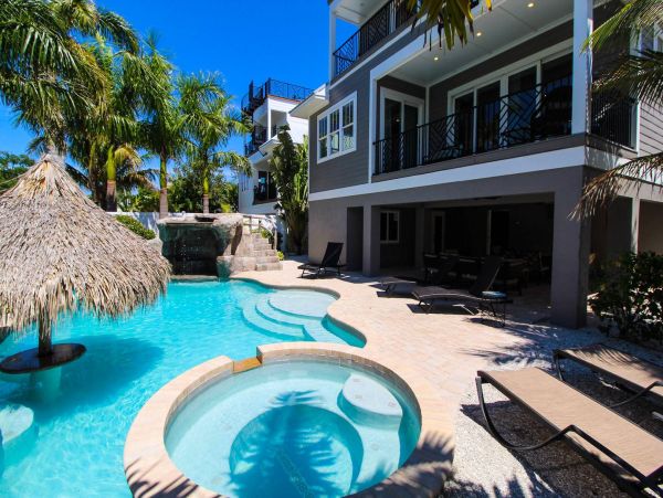 Luxurious Island Retreat with Private Pool, Game Room and Rooftop Deck in Holmes Beach