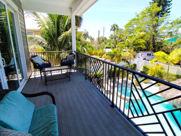 Luxurious Island Retreat with Private Pool, Game Room and Rooftop Deck in Holmes Beach