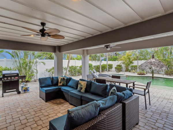Luxurious Island Retreat with Private Pool, Game Room and Rooftop Deck in Holmes Beach