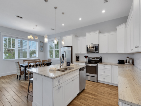 Luxurious Island Retreat with Private Pool, Game Room and Rooftop Deck in Holmes Beach