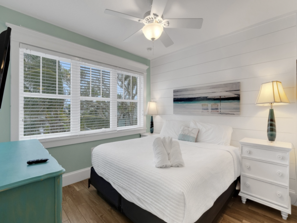 Luxurious Island Retreat with Private Pool, Game Room and Rooftop Deck in Holmes Beach