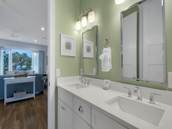 Luxurious Island Retreat with Private Pool, Game Room and Rooftop Deck in Holmes Beach