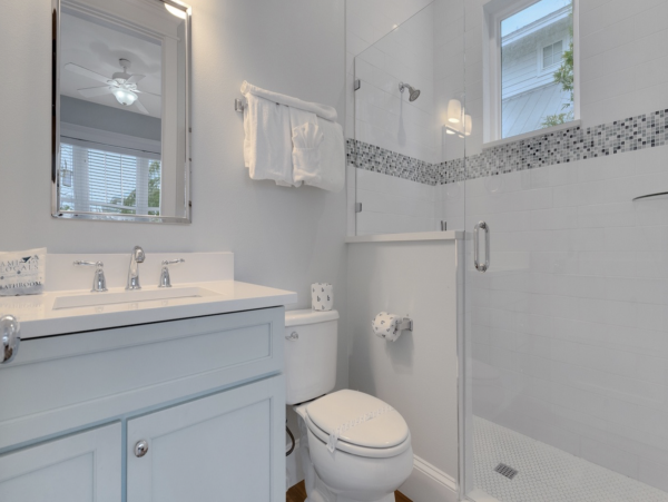 Luxurious Island Retreat with Private Pool, Game Room and Rooftop Deck in Holmes Beach