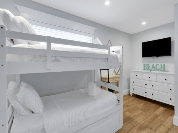 Luxurious Island Retreat with Private Pool, Game Room and Rooftop Deck in Holmes Beach