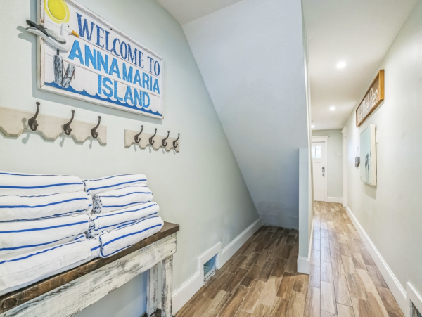 Luxurious Island Retreat with Private Pool, Game Room and Rooftop Deck in Holmes Beach