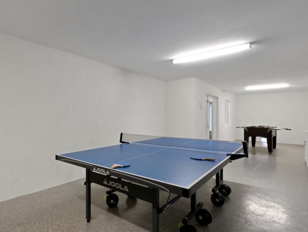 Luxurious Island Retreat with Private Pool, Game Room and Rooftop Deck in Holmes Beach
