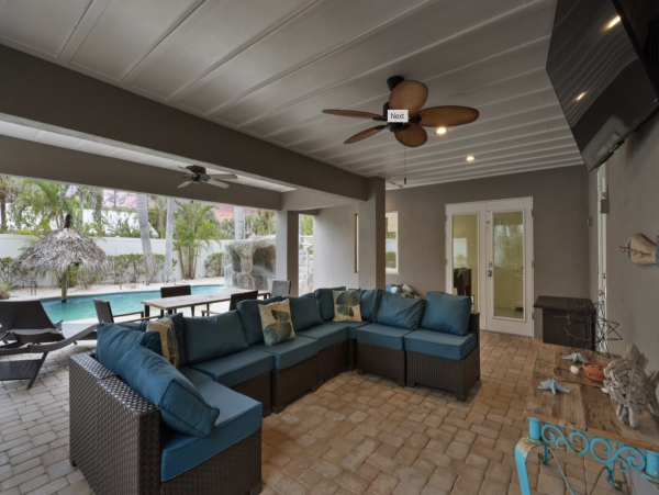 Luxurious Island Retreat with Private Pool, Game Room and Rooftop Deck in Holmes Beach