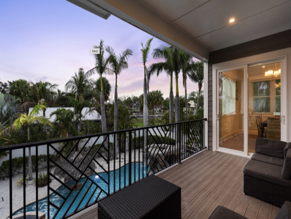 Luxurious Island Retreat with Private Pool, Game Room and Rooftop Deck in Holmes Beach