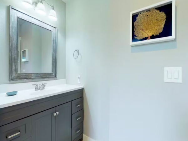Bayside Condo with heated Pool- Across the street from the Beach