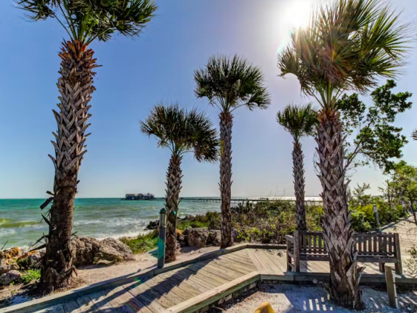 Bayside Condo with heated Pool- Across the street from the Beach