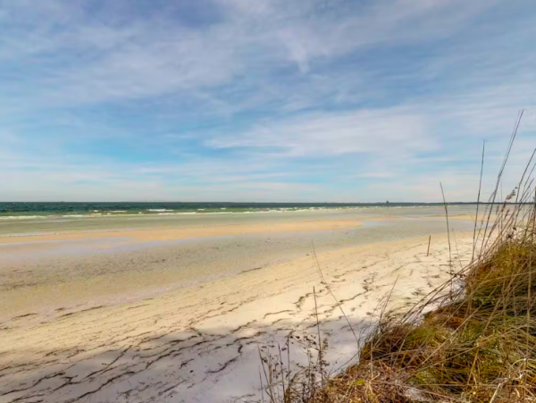 Bayside Condo with heated Pool- Across the street from the Beach