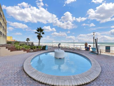 Daytona Beach Condo 913913