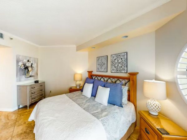 Gorgeous Coastal Vacation Condo in Miramar Beach Sleeps 6