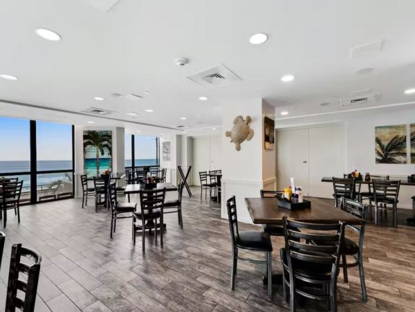Gorgeous Coastal Vacation Condo in Miramar Beach Sleeps 6