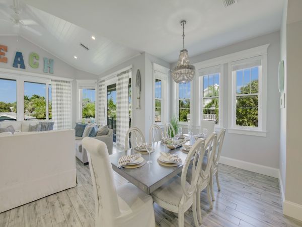 Anna Maria Island Vacation Home Sleeps Sixteen Guests