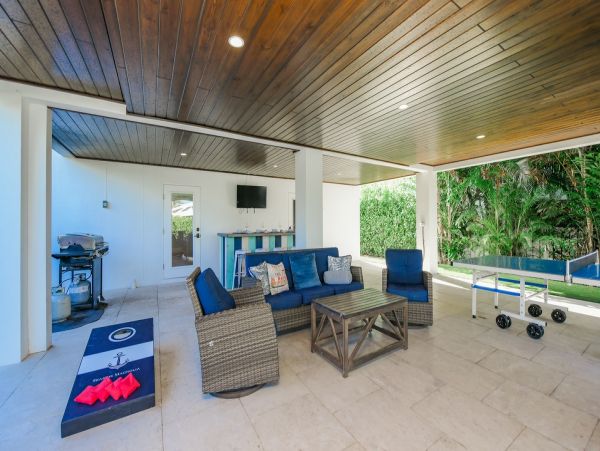 Anna Maria Island Vacation Home Sleeps Sixteen Guests