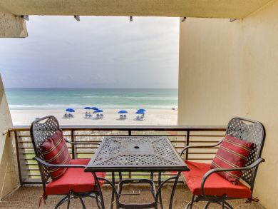 Panama City Vacation Condo Sleeps Six.
