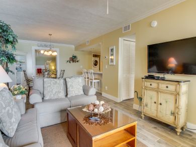 Panama City Vacation Condo Sleeps Six.
