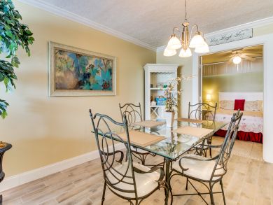 Panama City Vacation Condo Sleeps Six.
