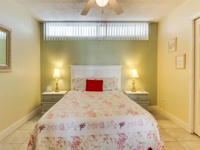 Panama City Vacation Condo Sleeps Six.