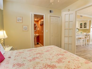 Panama City Vacation Condo Sleeps Six.