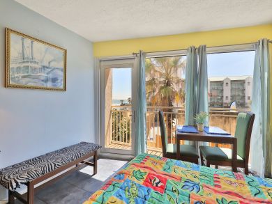 Daytona Beach Condo 913976