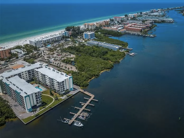 Lovely Open Lanai Fabulous Indian Shores Condo