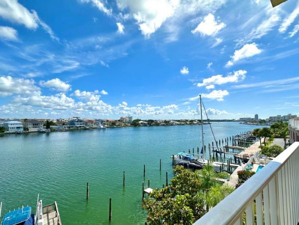 Clearwater Vacation Condo Bay Views