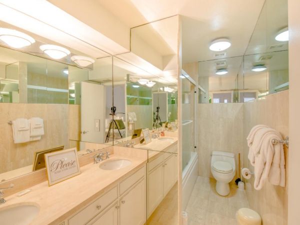 Fort Lauderdale Vacation Home with 4 Bedrooms Steps to the Sand