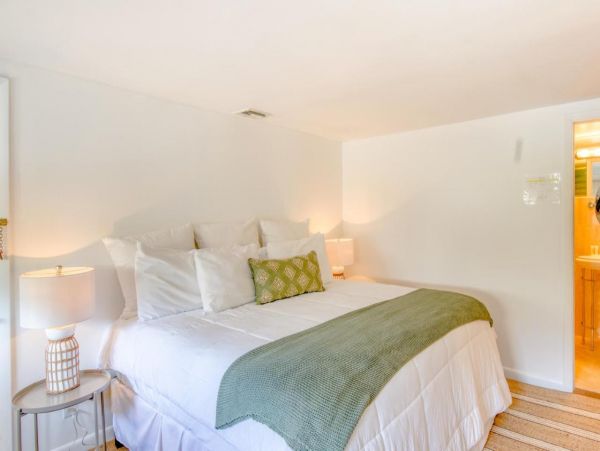 Fort Lauderdale Vacation Home with 4 Bedrooms Steps to the Sand