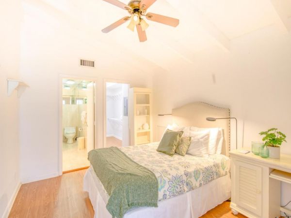 Fort Lauderdale Vacation Home with 4 Bedrooms Steps to the Sand