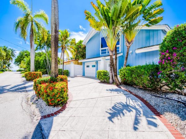 Fort Lauderdale Vacation Home with 4 Bedrooms Steps to the Sand