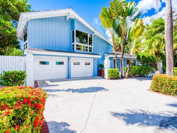 Fort Lauderdale Vacation Home with 4 Bedrooms Steps to the Sand