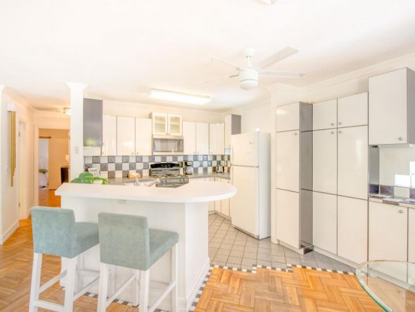 Fort Lauderdale Vacation Home with 4 Bedrooms Steps to the Sand