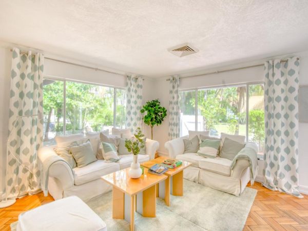 Fort Lauderdale Vacation Home with 4 Bedrooms Steps to the Sand