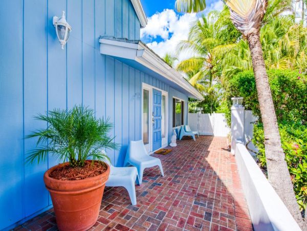 Fort Lauderdale Vacation Home with 4 Bedrooms Steps to the Sand
