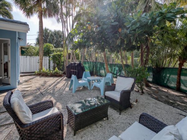 Fort Lauderdale Vacation Home with 4 Bedrooms Steps to the Sand