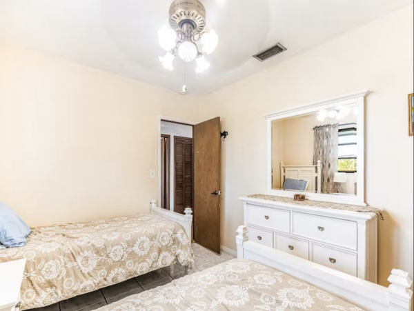 Florida Keys Lovely 3 Bedroom Vacation Home With Pool & Dock