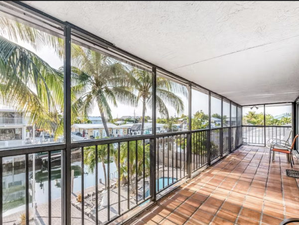 Florida Keys Lovely 3 Bedroom Vacation Home With Pool & Dock