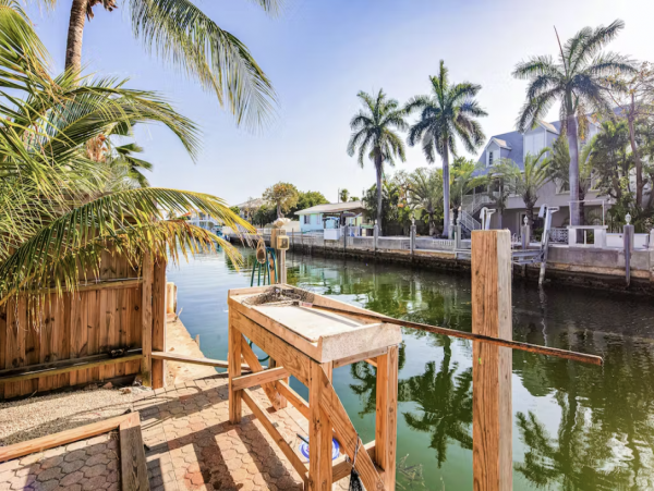 Florida Keys Lovely 3 Bedroom Vacation Home With Pool & Dock