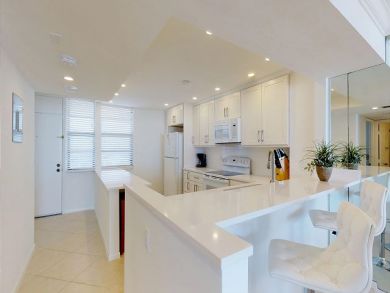 Stunning Beach Accommodation on Majical Marco Island.